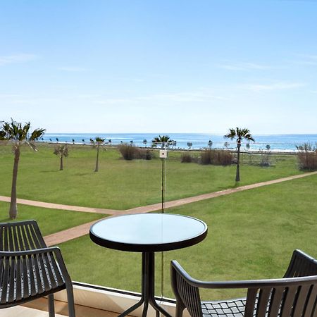 Ramada Hotel & Suites By Wyndham איה נאפה מראה חיצוני תמונה
