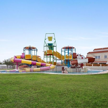Ramada Hotel & Suites By Wyndham איה נאפה מראה חיצוני תמונה