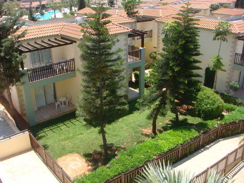 Ramada Hotel & Suites By Wyndham איה נאפה מראה חיצוני תמונה