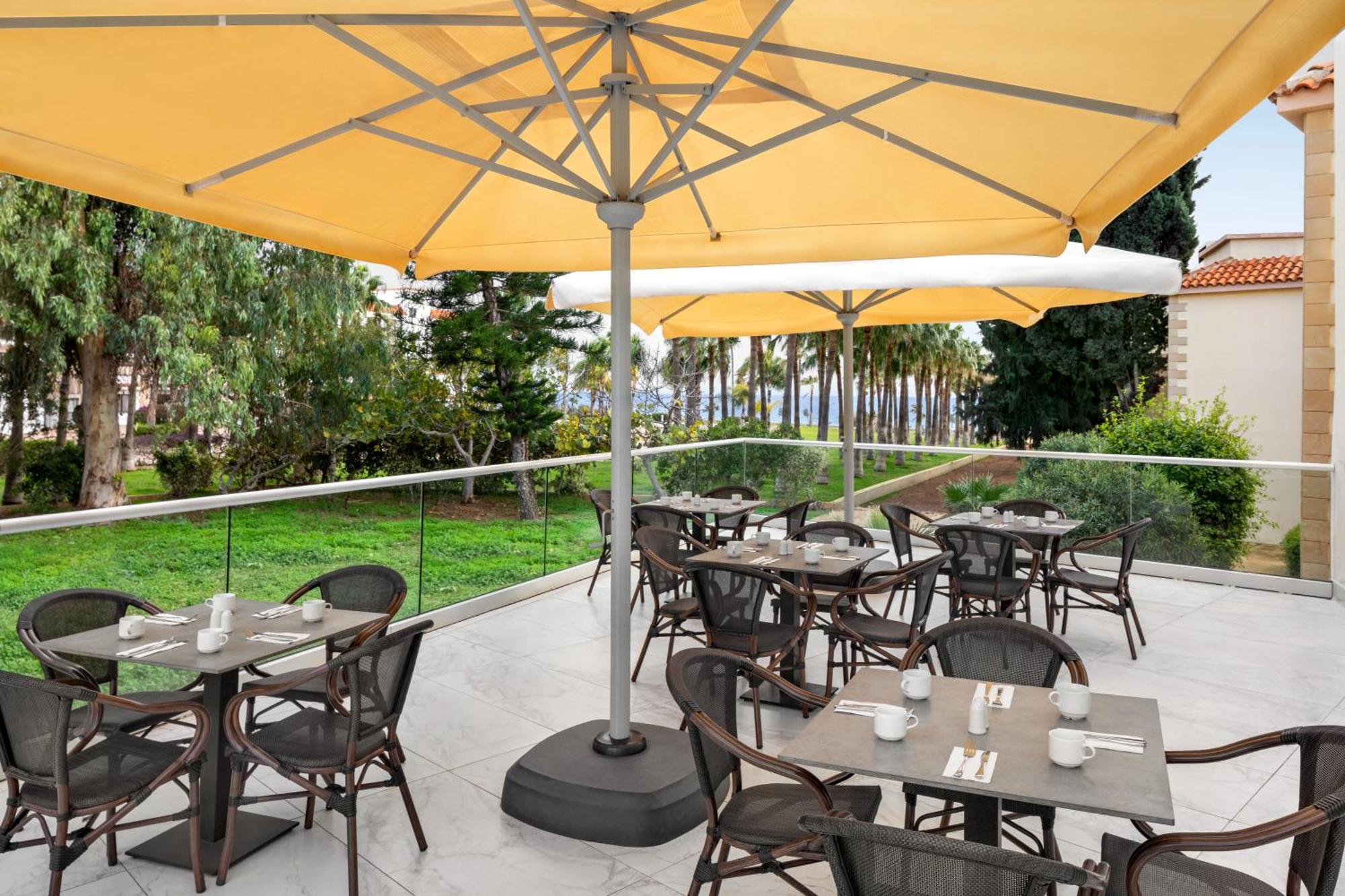 Ramada Hotel & Suites By Wyndham איה נאפה מראה חיצוני תמונה